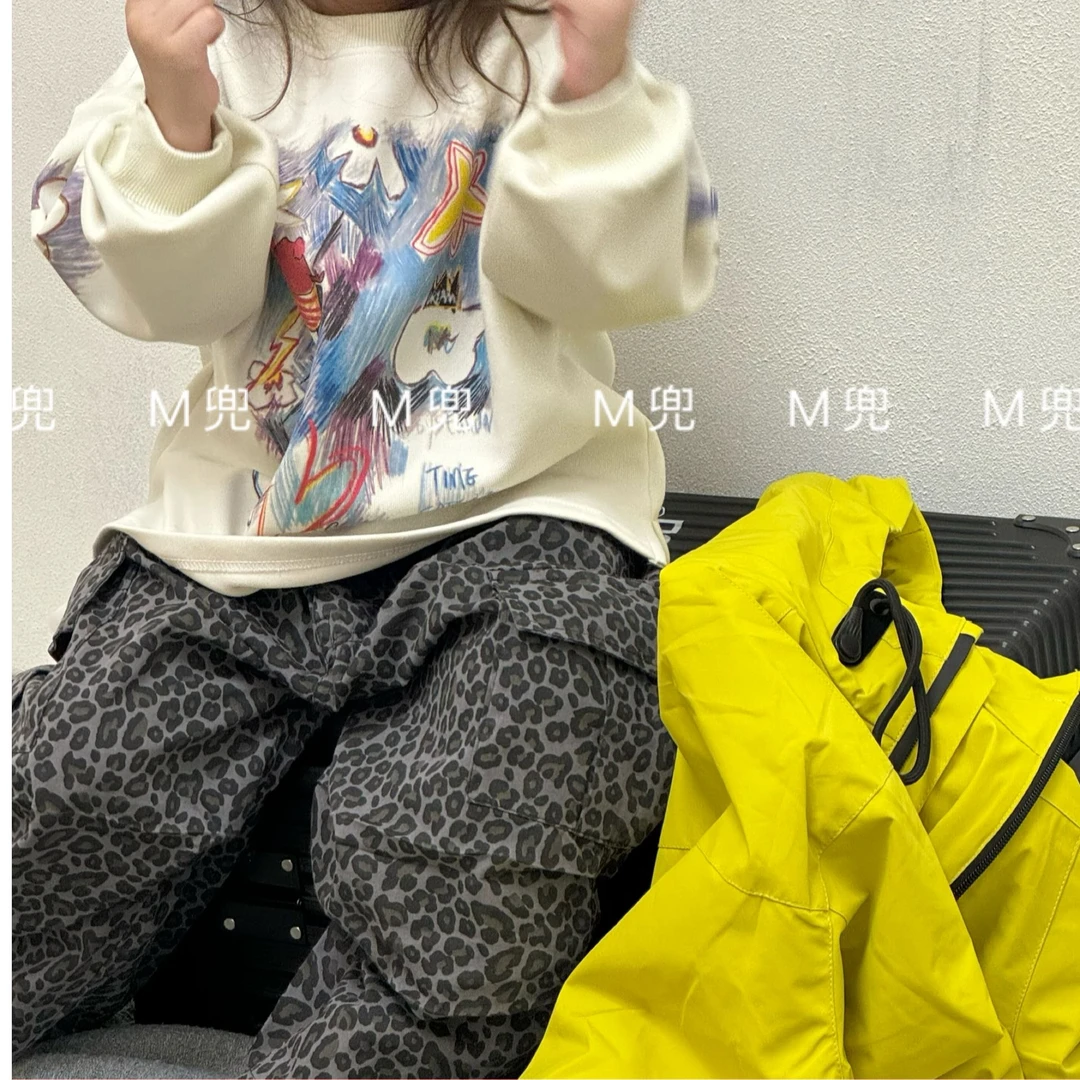 M兜2025年春季新款豹纹设计小童男女同款儿童豹纹工装裤