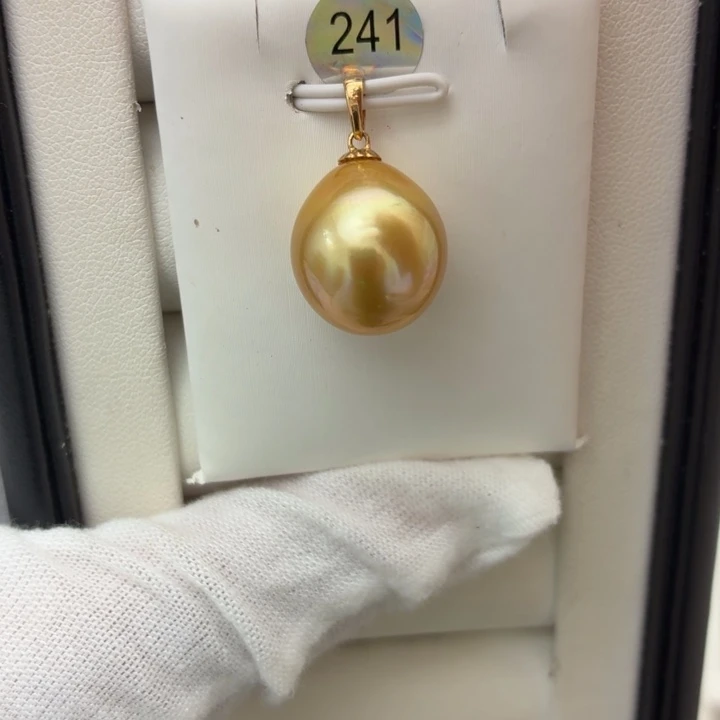 颈饰海水珍珠18K金镶嵌