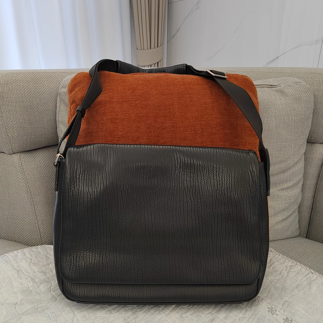 头层牛皮大容量邮差包运动包单肩包斜挎包电脑包长37高26厚9大号