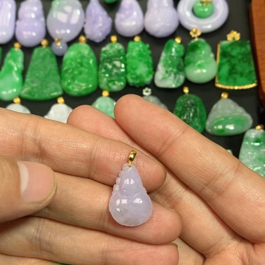 颈饰未镶嵌翡翠吊坠