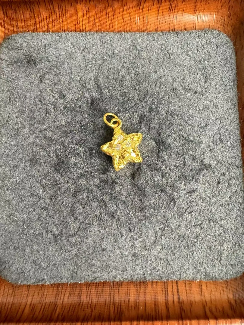 足金999 古法工艺锤纹星星吊坠