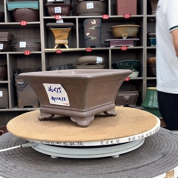 紫砂花盆紫砂的颜色很漂亮