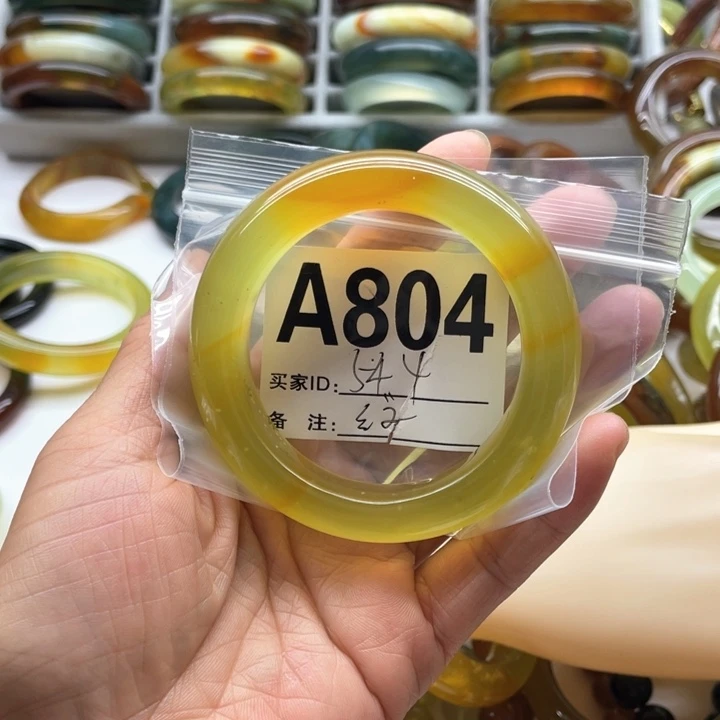 未镶嵌蛇纹石玉手镯对**吗