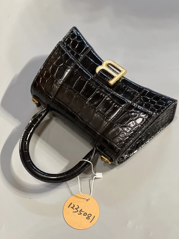 95新 Balenciaga/巴黎世家 夏七中古/xs黑金沙漏/单肩包1235081
