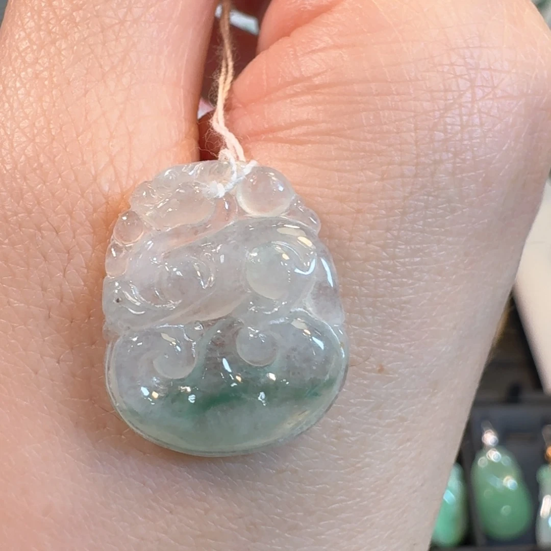 翡翠挂件未镶嵌如意