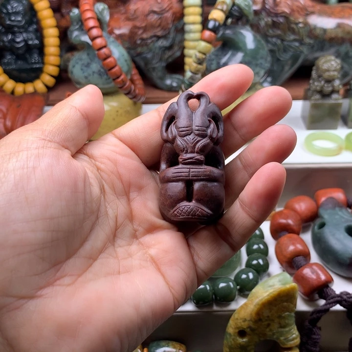 岫岩河磨玉（透闪石质玉）未镶嵌把件新***！