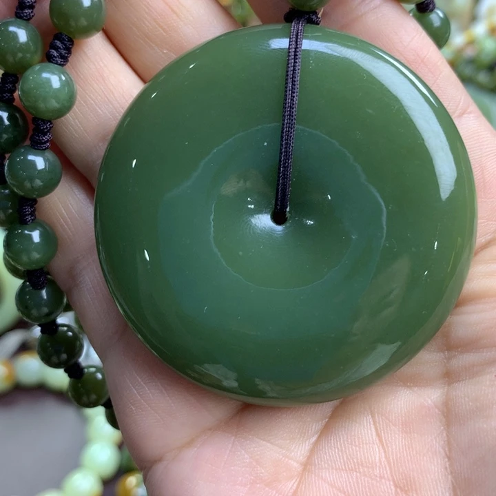 余***心吊坠(赠链)未镶嵌透闪石质玉