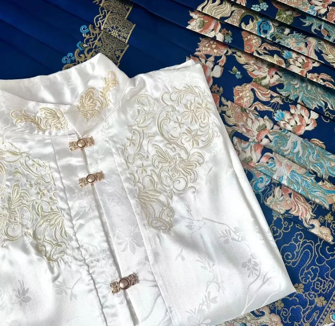 豆蔻十八【新中式上衣】搭配马面裙刺绣衬衣套装上衣冬季新款重工