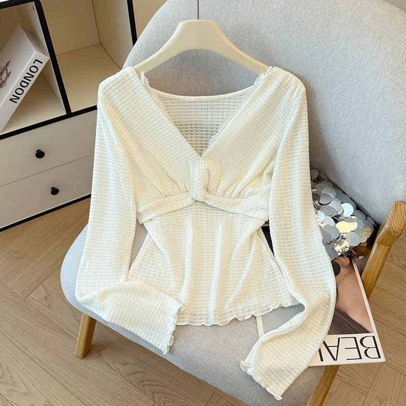 韩系V领扭结长袖T恤女2025秋季新款白色蕾丝拼接收腰显瘦打底上衣