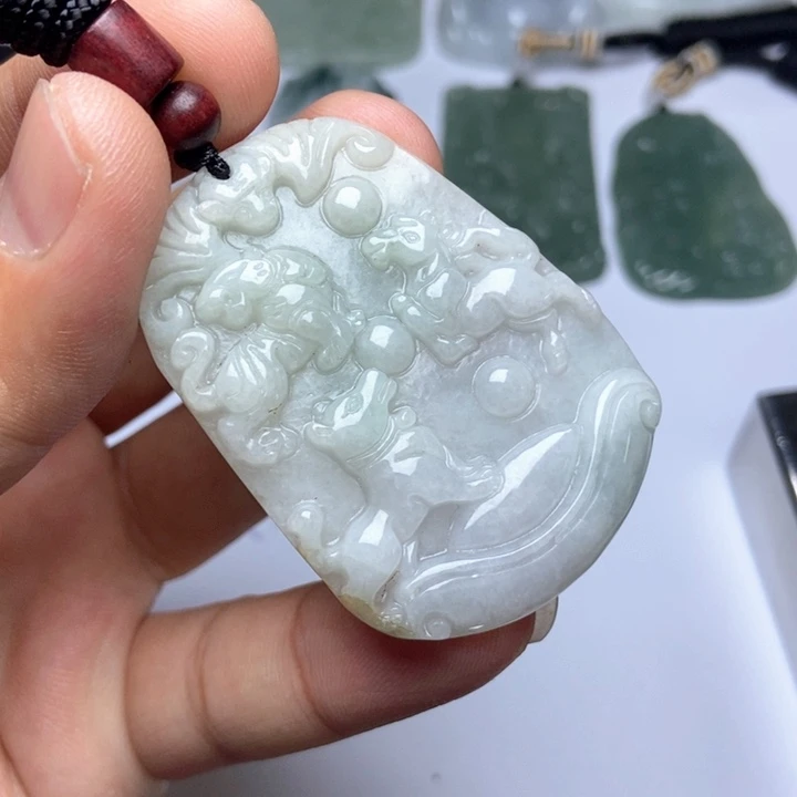 翡翠未镶嵌颈饰翡翠