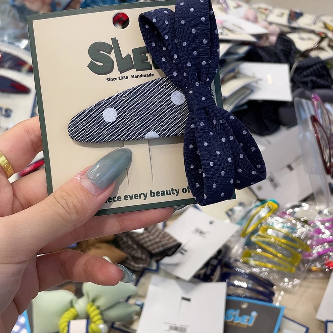 布艺非金属灰色蓝波点蝴蝶结拜拜