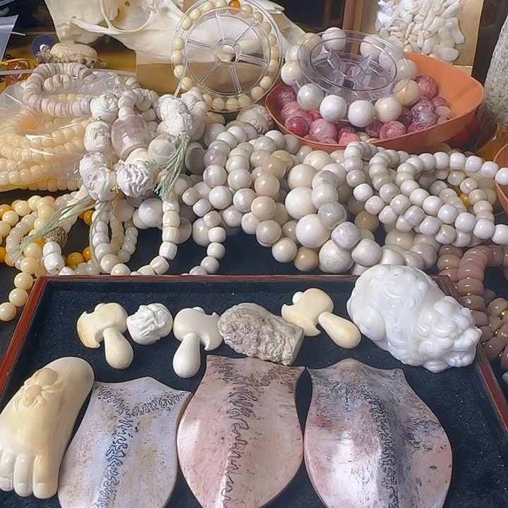 福*?养殖鹿角雕刻黑白无常一对