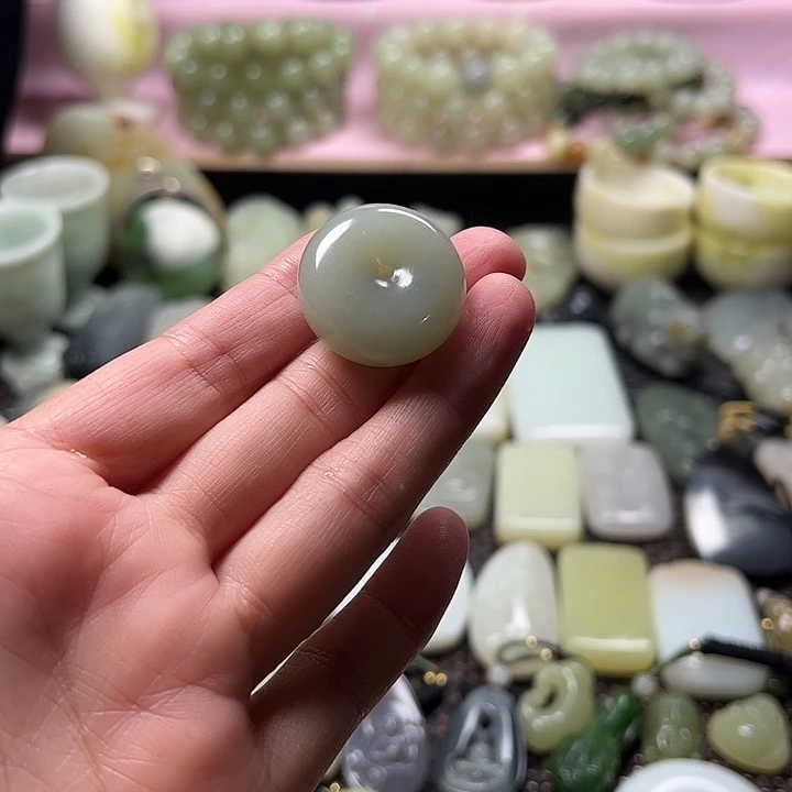 和田玉（糖玉）未镶嵌颈饰