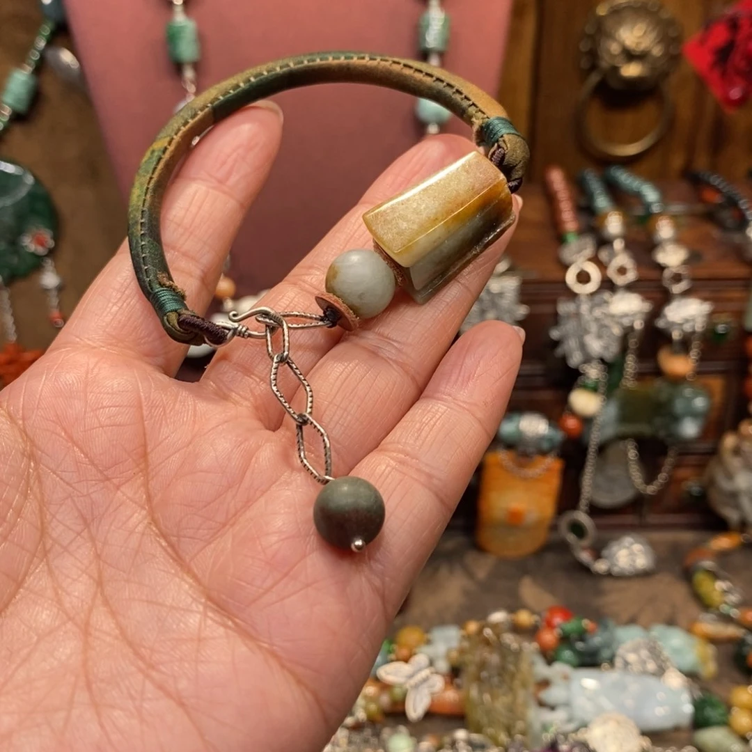 翡翠吊坠(赠链)未镶嵌