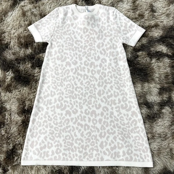 妃鱼/迪奥/丝缎、羊毛、亮片/连衣裙/95新/M6/10