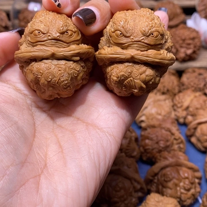 【闪购商品】手串/手链核桃猪***哼金蟾人物