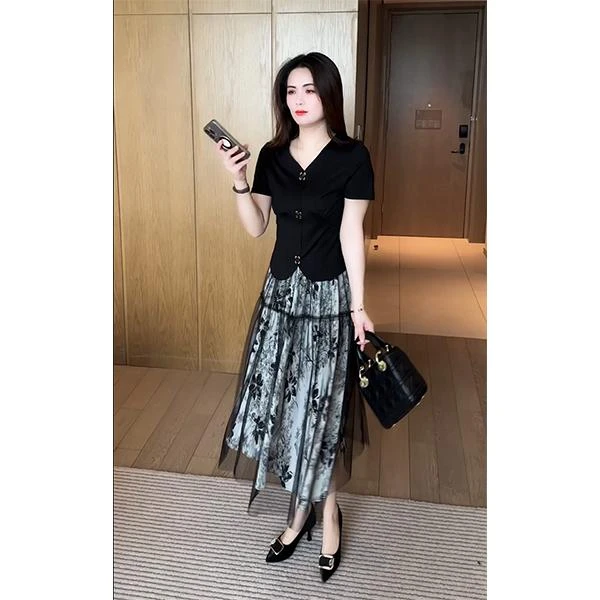 夏季新款T恤短袖打底衫女装2025年显瘦韩版修身型洋气时尚上衣