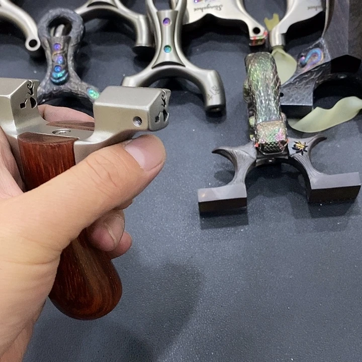 z***e2973号瑕疵弹弓裸弓