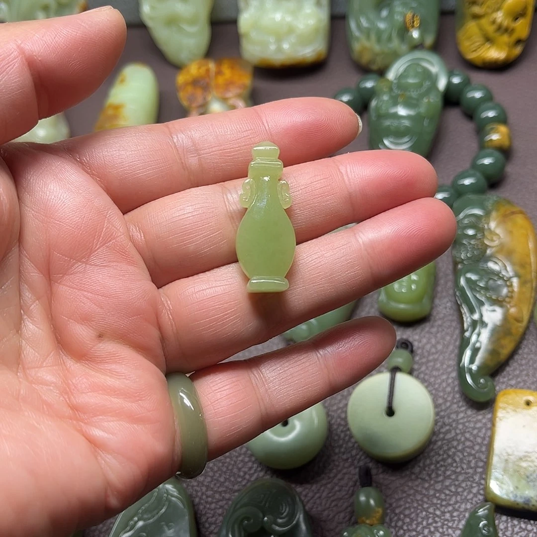 岫岩河磨玉（透闪石质玉）未镶嵌颈饰