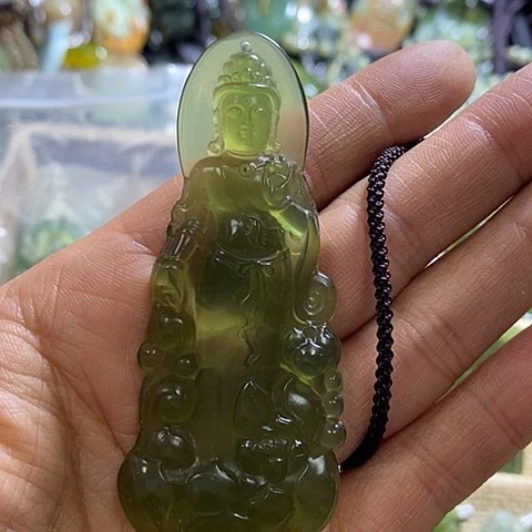 岫玉颈饰未镶嵌一个