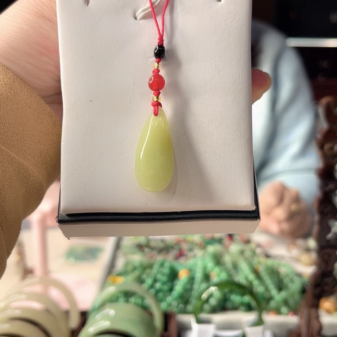 密玉（石英质玉）未镶嵌颈饰