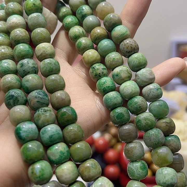 非金属无10/11绿色老行姑娘玉壁挂长布礼盒