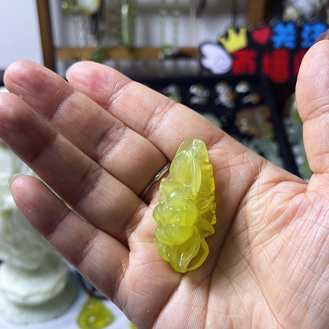 未镶嵌蛇纹石玉颈饰