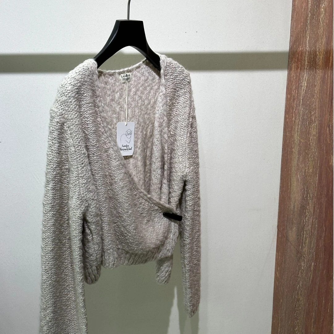 泡菜米粉色牛角扣开衫（No退换）