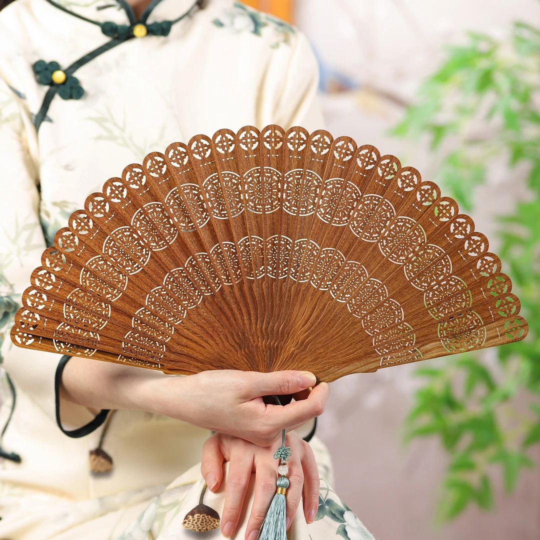 非遗手工折扇天然绿檀木檀香扇镂空雕刻复古中式礼品家居摆件扇子