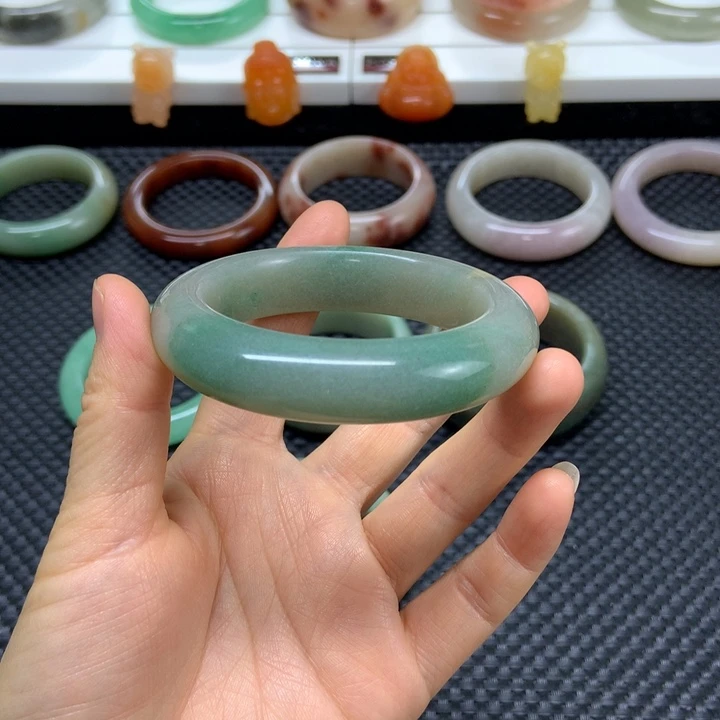 石英质玉未镶嵌手镯
