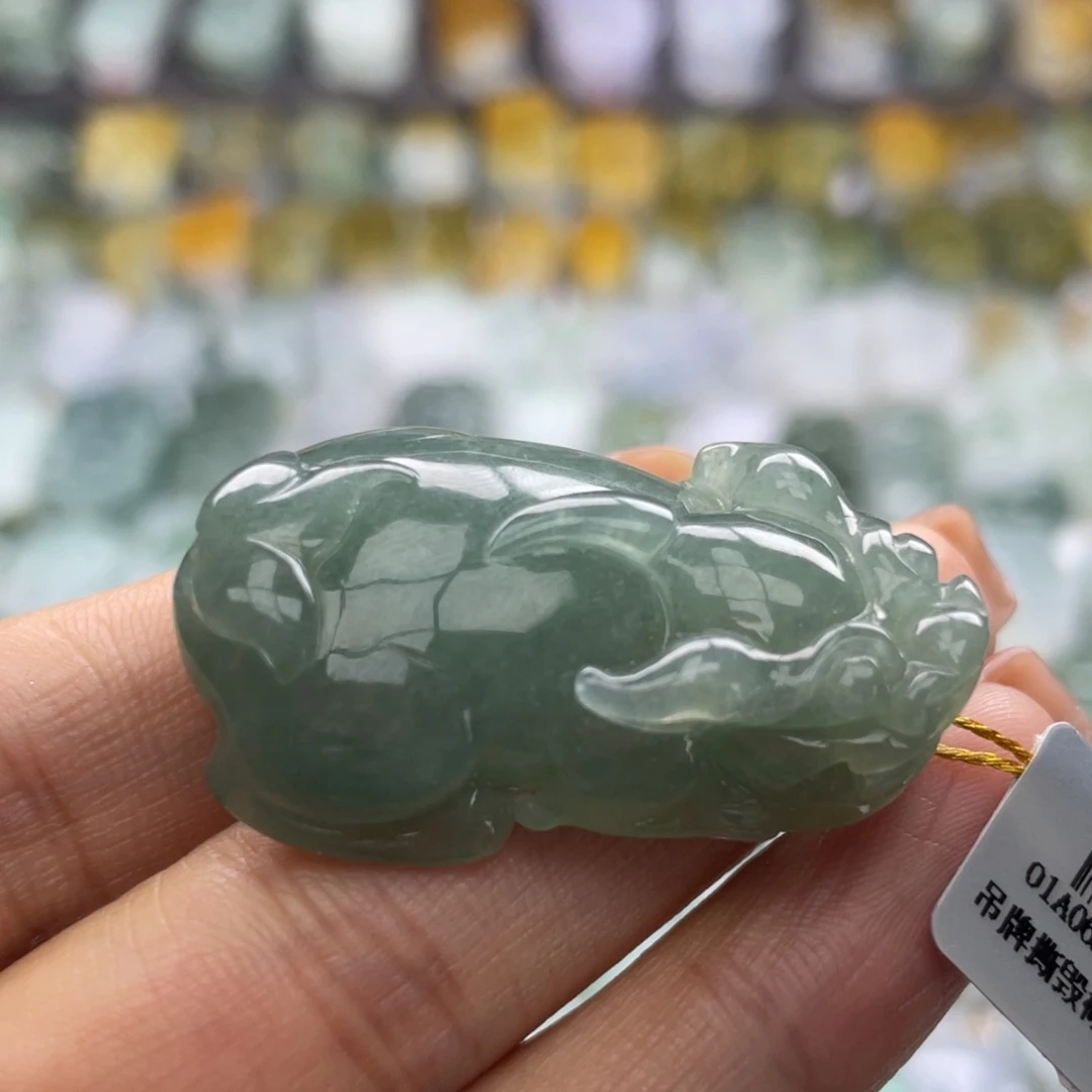 @***燕翡翠未镶嵌颈饰貔貅