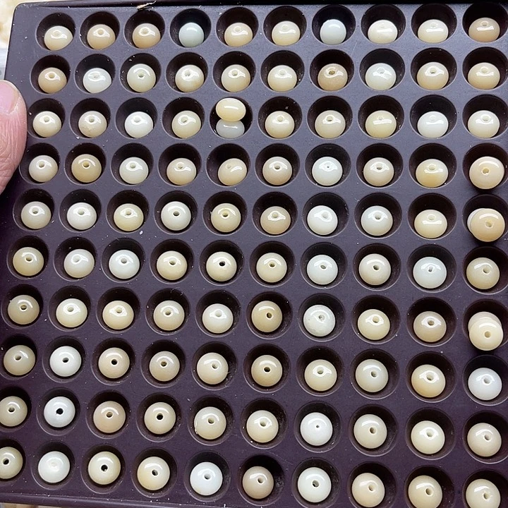 白玉菩提吊坠微瑕9-6奶黄算盘200颗