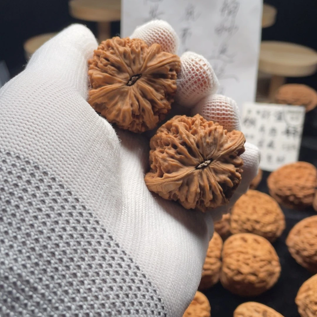 【闪购商品】文玩核桃把件我****字