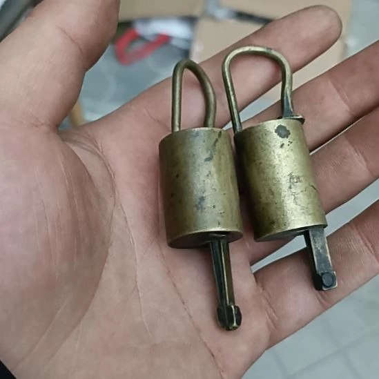 漂***生两把铜锁888888888