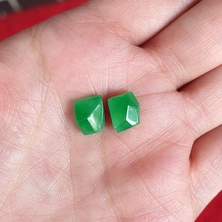 定制翡翠未镶嵌阳绿切割