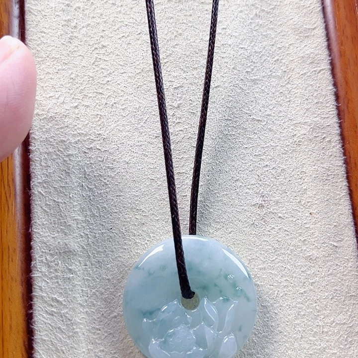 翡翠未镶嵌颈饰孤品