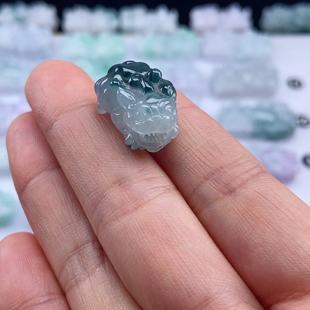 翡翠颈饰未镶嵌王****?翡翠貔貅