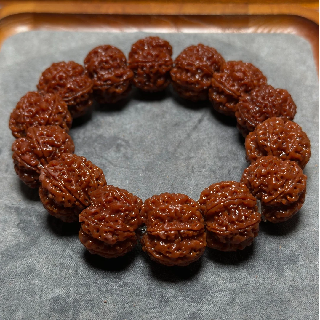 尼泊尔大金刚六瓣文玩菩提手串