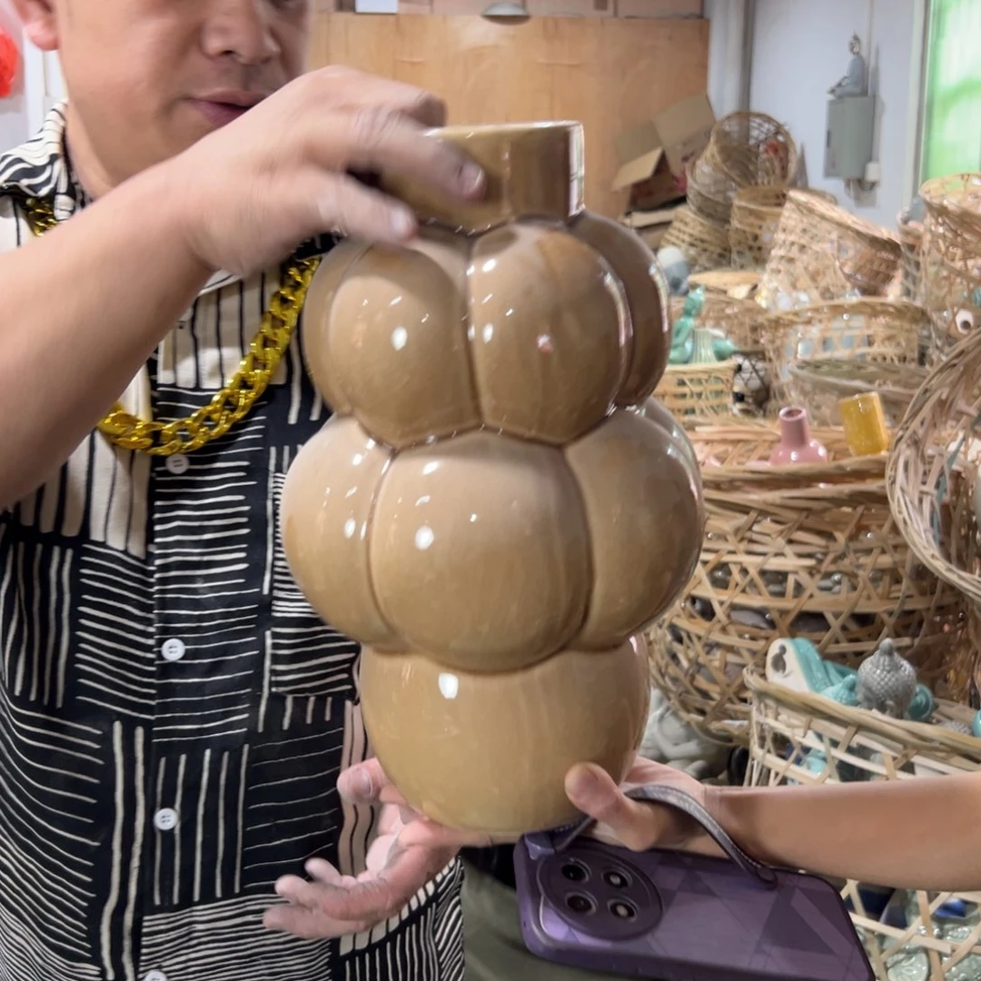 摆件52 号高中低温陶瓷瓶（部分微瑕）