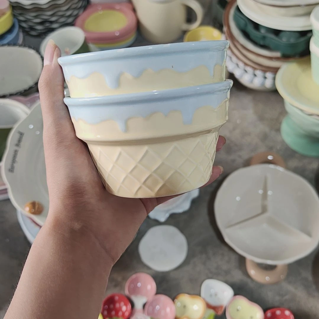 瓷瑕疵陶瓷介意不拍蓝冰淇淋碗