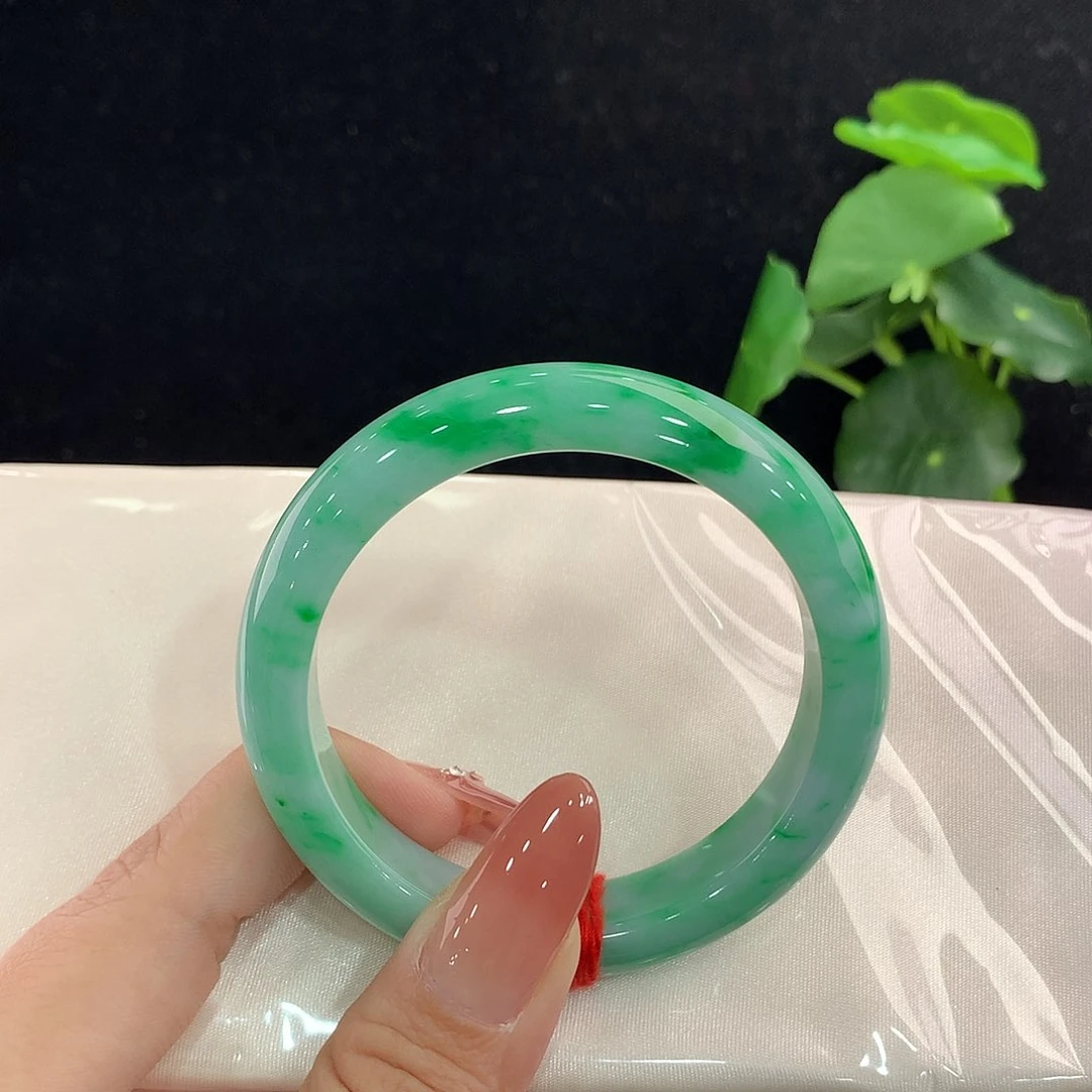 翡翠手镯未镶嵌正54.3