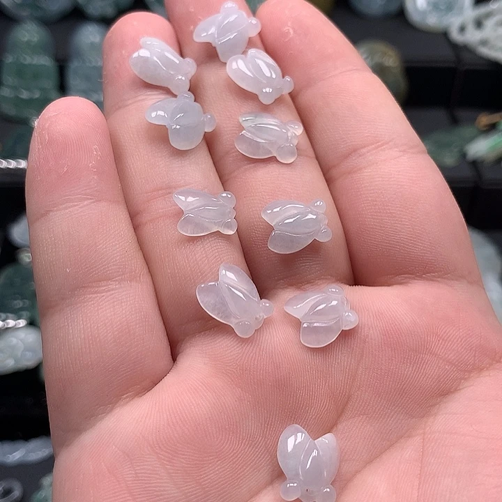 翡翠未镶嵌颈饰翡翠首饰