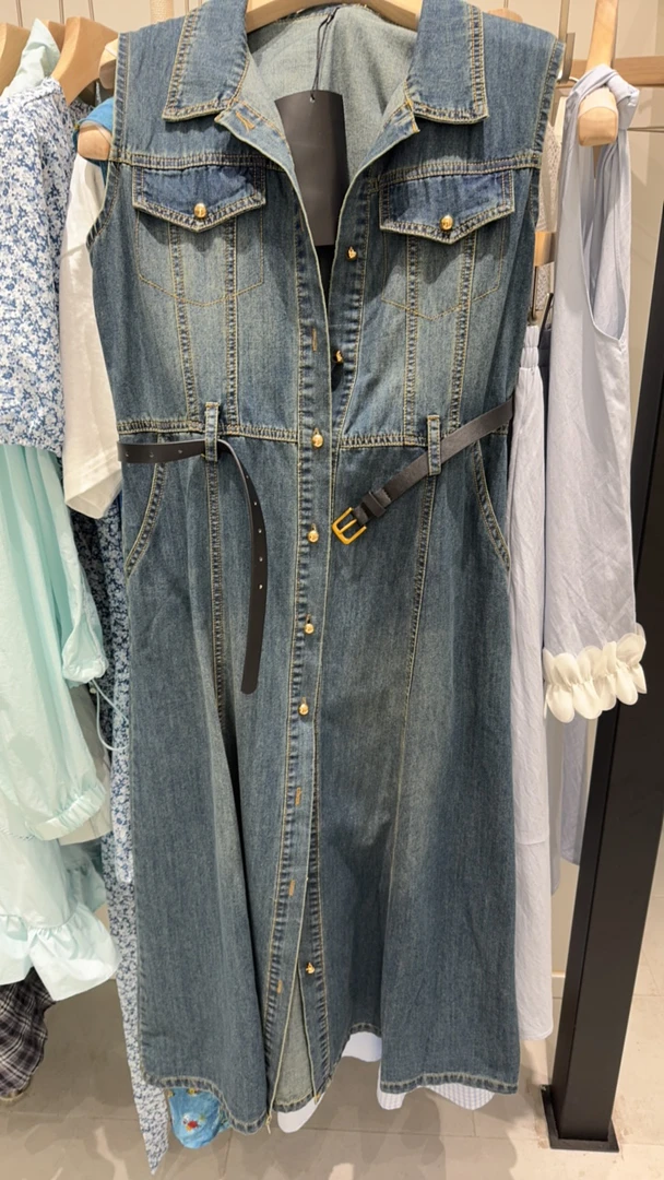 牛仔连衣裙无袖收腰夏季新款港风复古腰带中长裙设计感小众