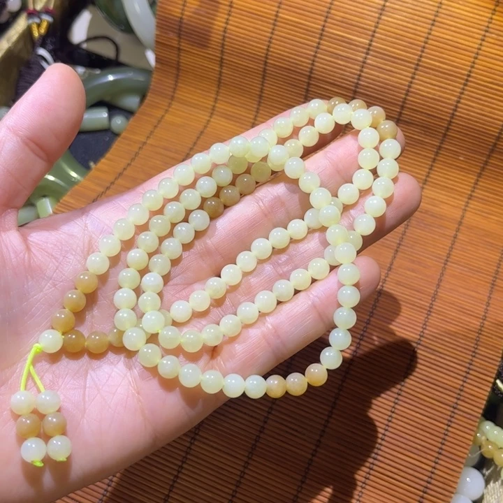 B***e和田玉未镶嵌颈饰