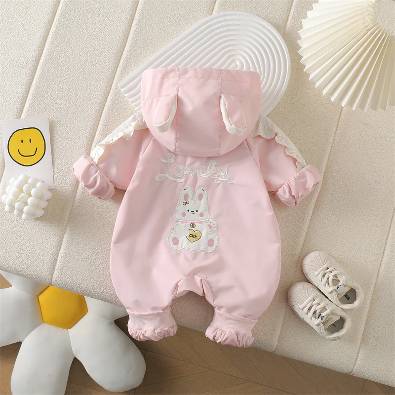 婴儿春装外套洋气花边袖女宝宝满月冲锋衣可爱连帽公主防风衣爬服