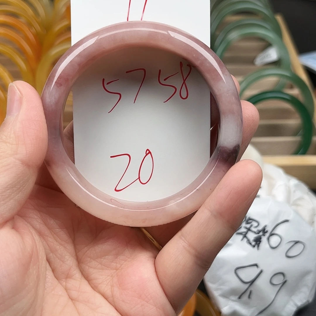 石英质玉未镶嵌手镯11