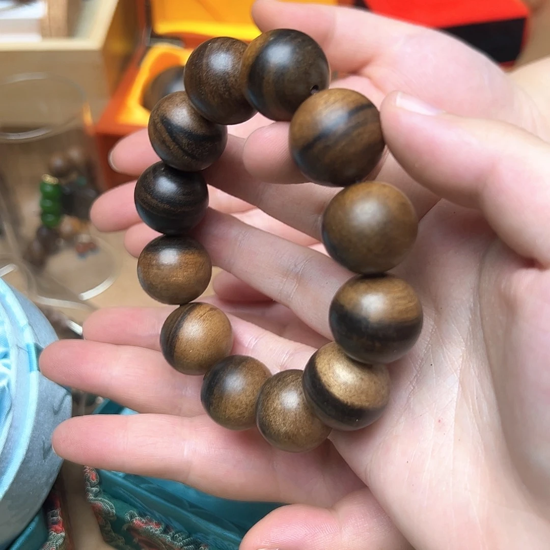 大叶紫檀（黑酸枝木类）