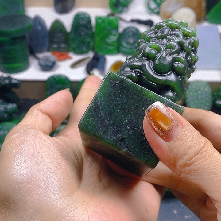 和田玉未镶嵌珠宝半成品