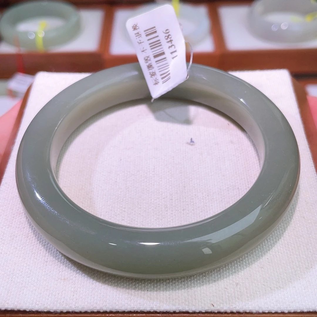 【闪购商品】未镶嵌手镯和田玉和田玉57