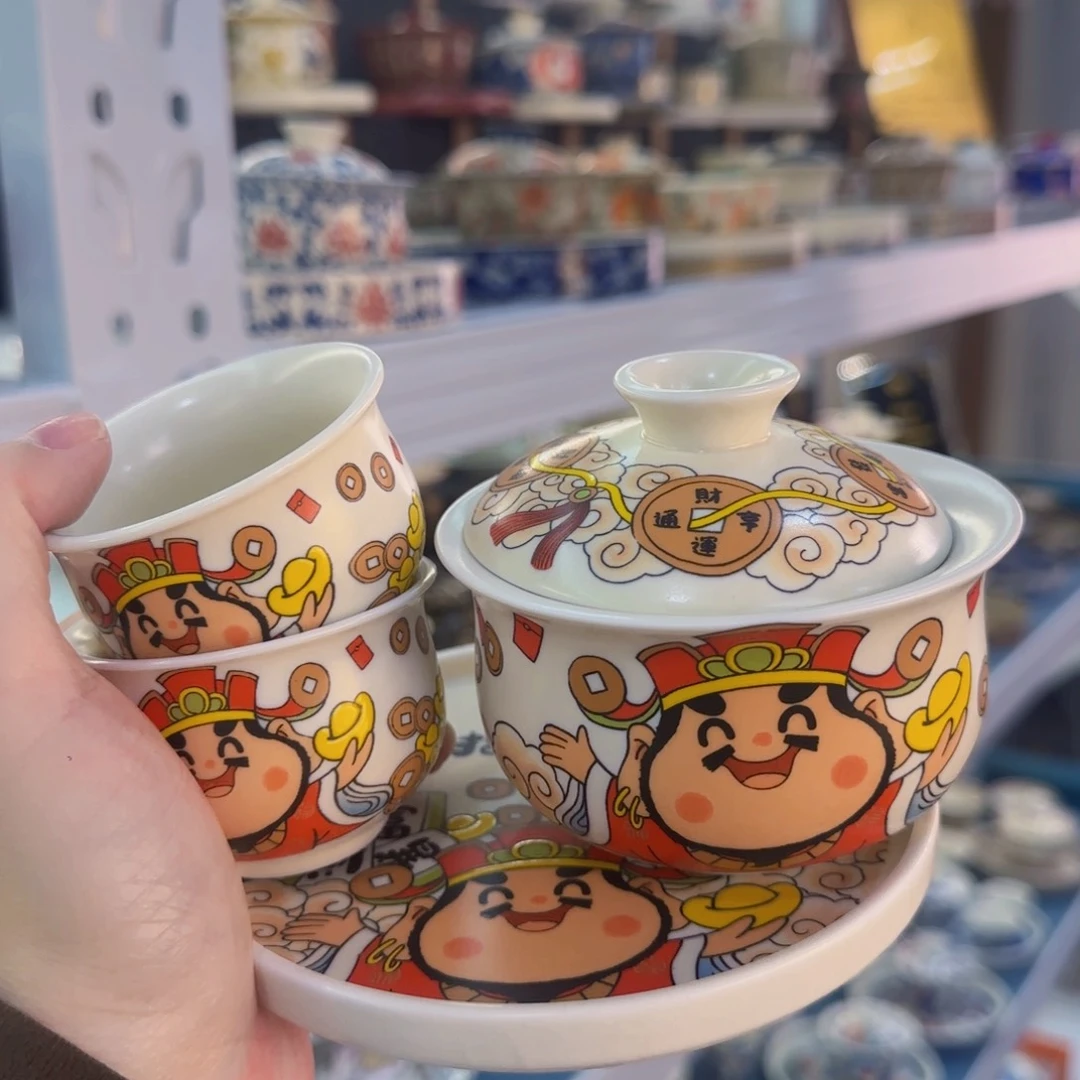瓷片盖碗很精致很好看